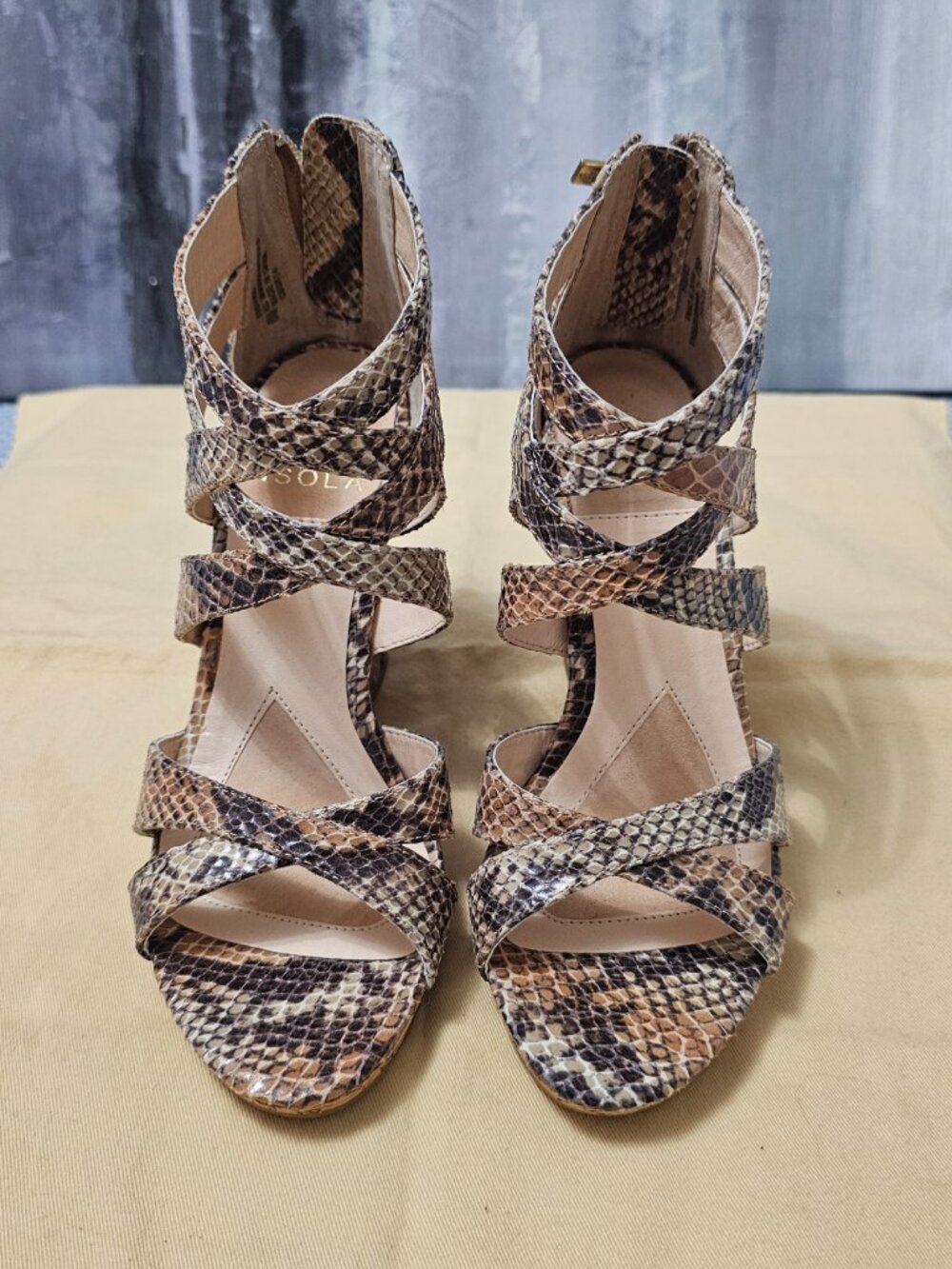 NWT Isola Snake Print Strappy Wedge Sandals Cork Heel Back Zip Neutral Size 6 - Picture 3 of 6